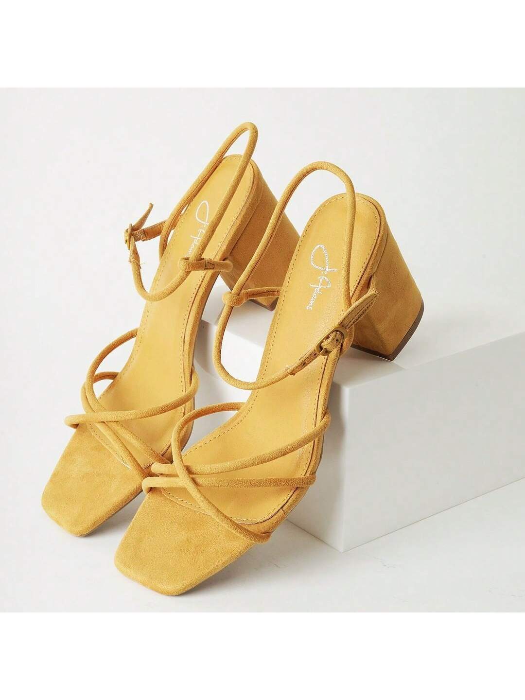 camila-yellow