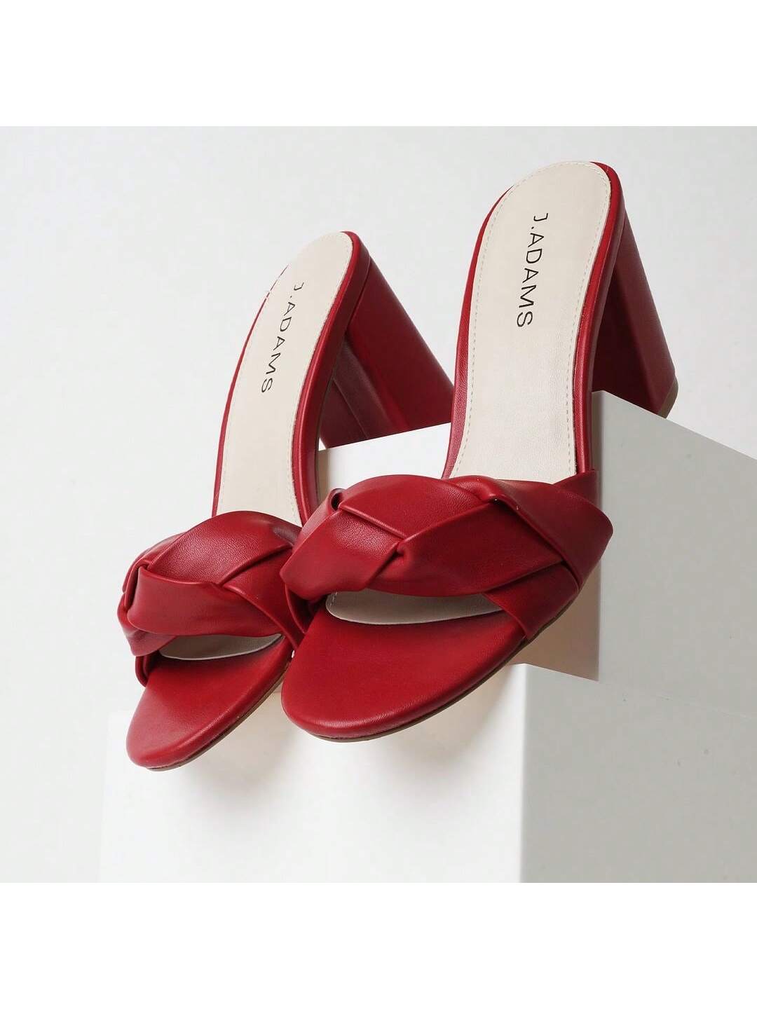 tori-red