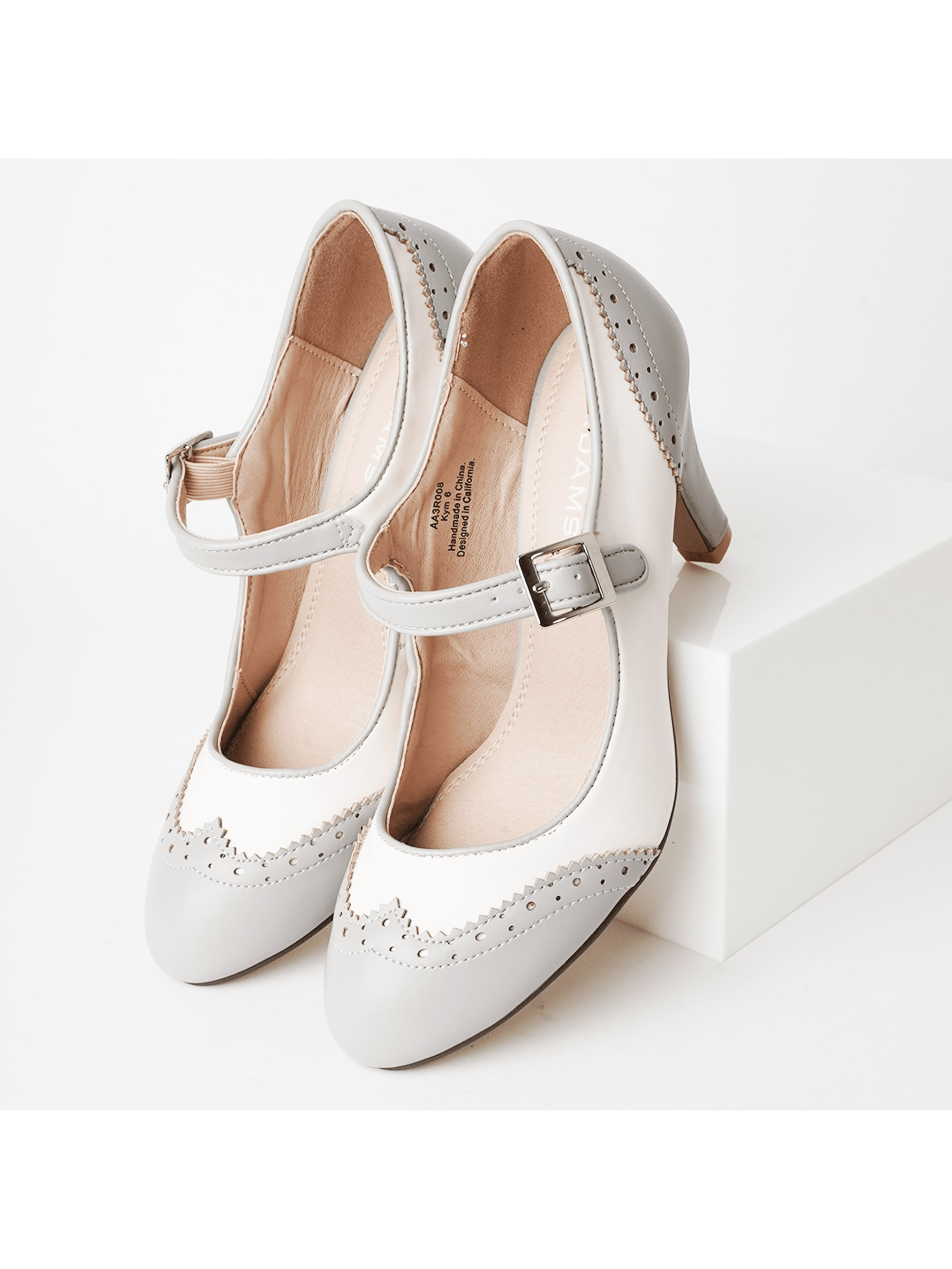 kym-grey-and-white