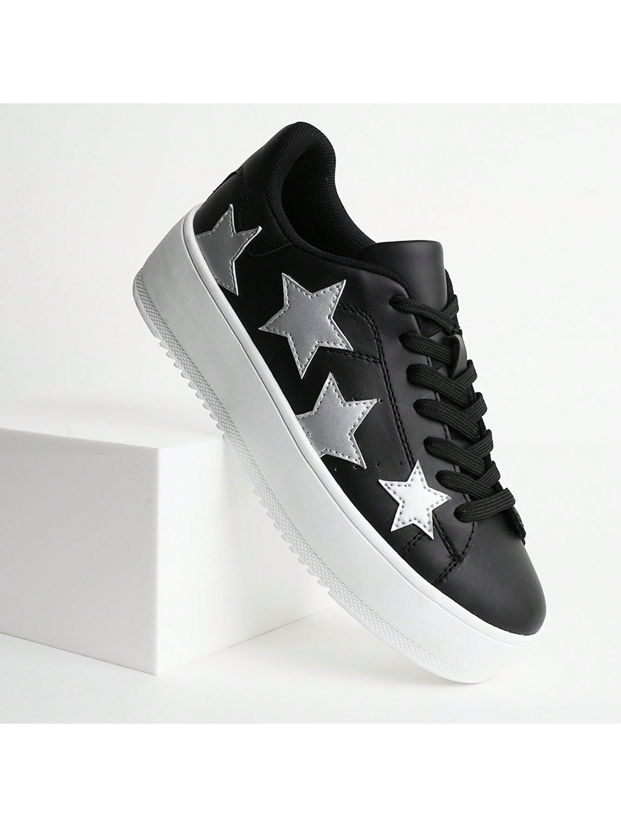 hero-black-star