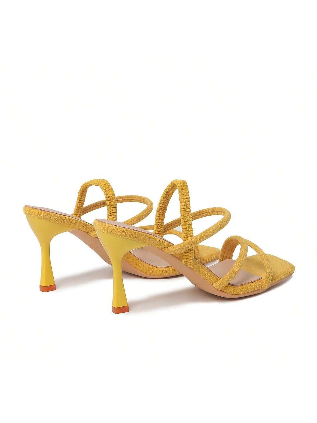 julie-yellow