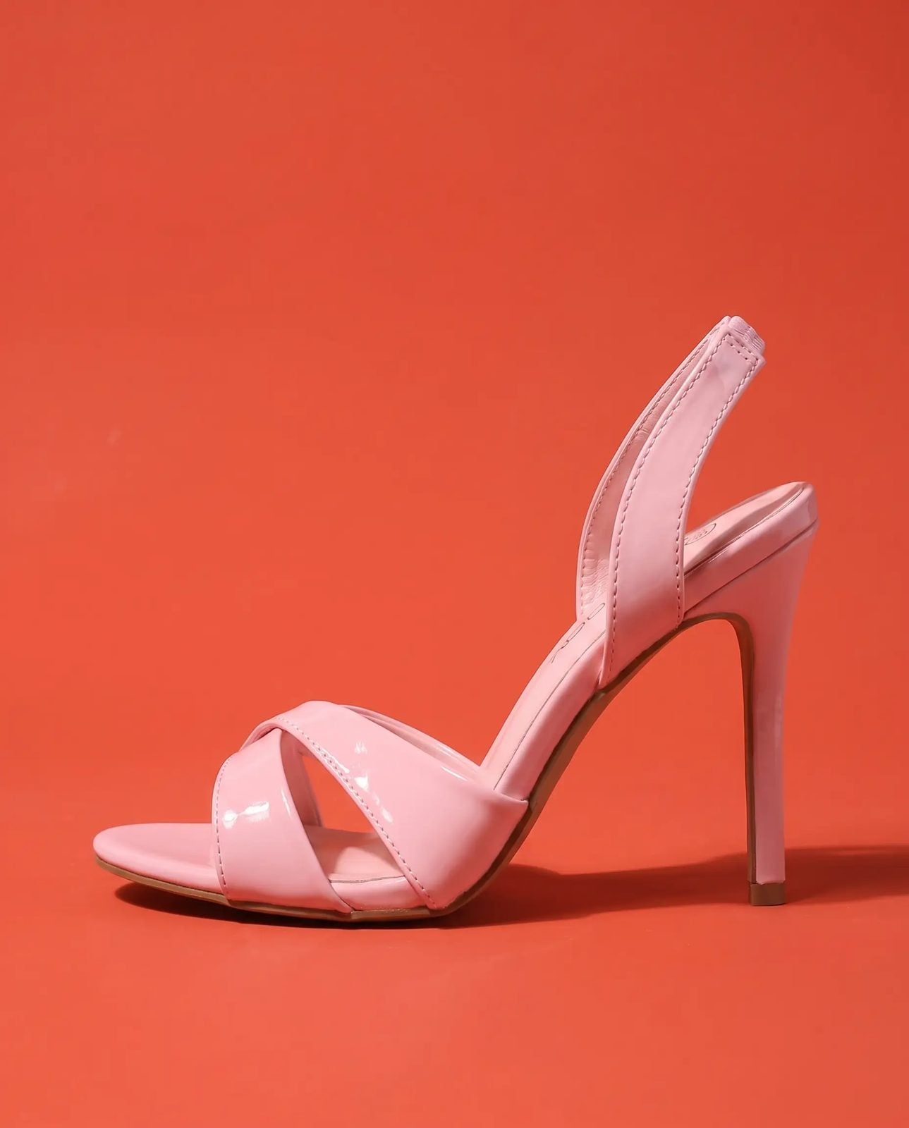 Beryl – Pink, styled